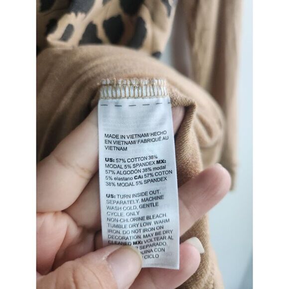 Chico's Brown w/"Tiger" Print Cotton/Modal Blend Tunic Blouse size 1 or US 10 - Picture 8 of 9